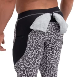 Snow Leopard Meggings -Genesis shop Mattias Ecom2 60 scaled